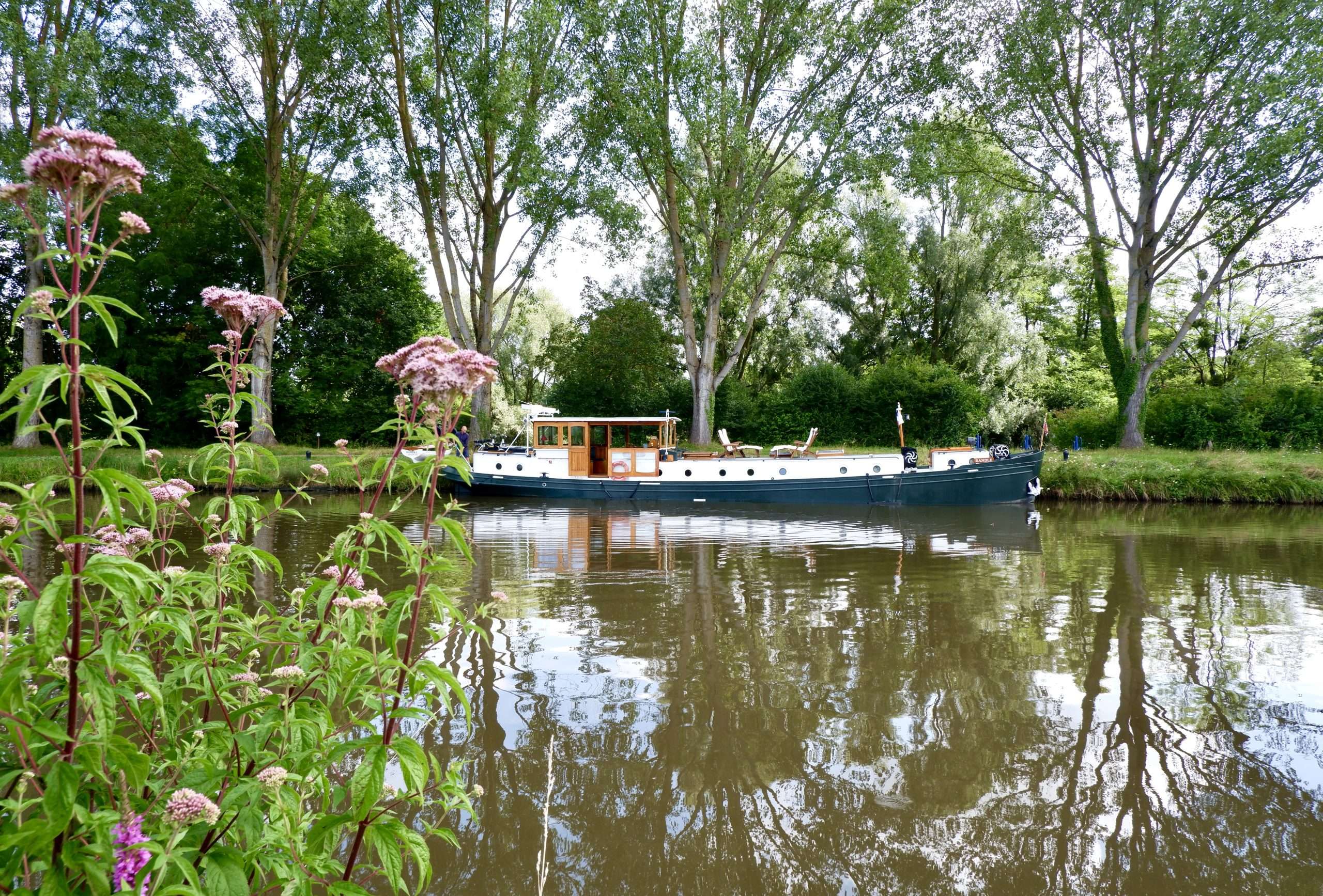 The hotel barge Randle awaits your arrival.